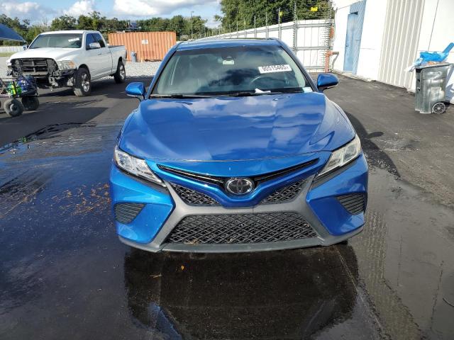 4T1B11HK3JU019357 - 2018 TOYOTA CAMRY L 蓝色 照片 5