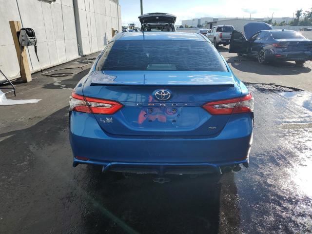 4T1B11HK3JU019357 - 2018 TOYOTA CAMRY L 蓝色 照片 6