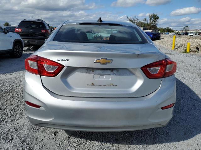 1G1BC5SMXJ7171708 - 2018 CHEVROLET CRUZE LS 银色 照片 6
