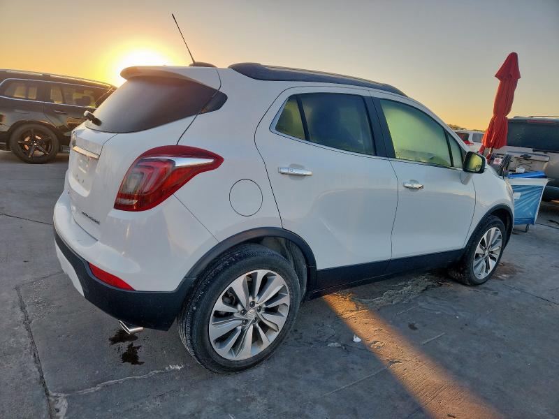 KL4CJASB8HB104275 - 2017 BUICK ENCORE PREFERRED WHITE photo 3