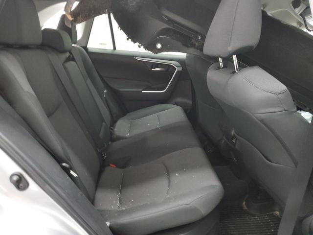 4T3RWRFV7SU165068 - 2025 TOYOTA RAV4 XLE 银色 照片 11