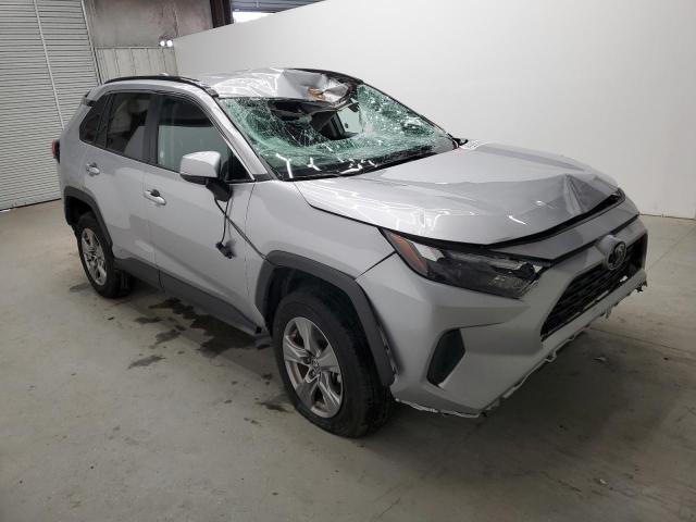 4T3RWRFV7SU165068 - 2025 TOYOTA RAV4 XLE 银色 照片 4
