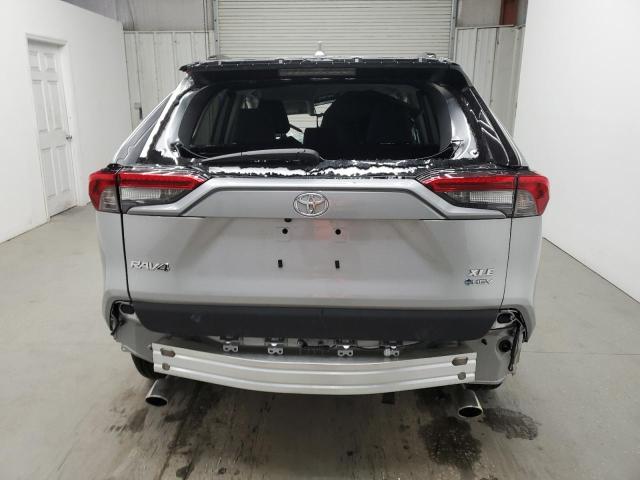 4T3RWRFV7SU165068 - 2025 TOYOTA RAV4 XLE 银色 照片 6