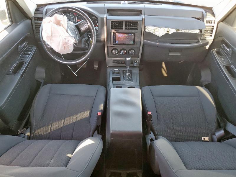 1C4PJMAK6CW160694 - 2012 JEEP LIBERTY SPORT SILVER photo 8