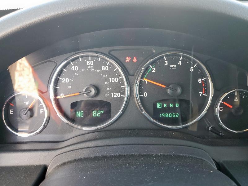 1C4PJMAK6CW160694 - 2012 JEEP LIBERTY SPORT SILVER photo 9