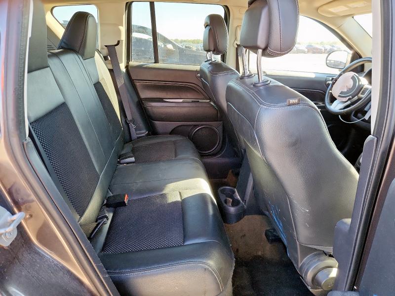 1C4NJCEAXGD735268 - 2016 JEEP COMPASS LATITUDE Gris foto 10