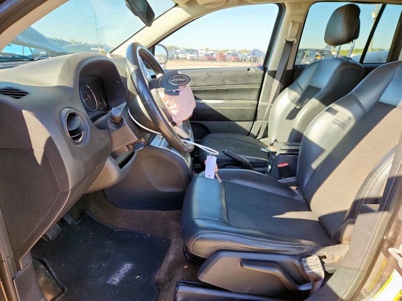 1C4NJCEAXGD735268 - 2016 JEEP COMPASS LATITUDE Gris foto 7