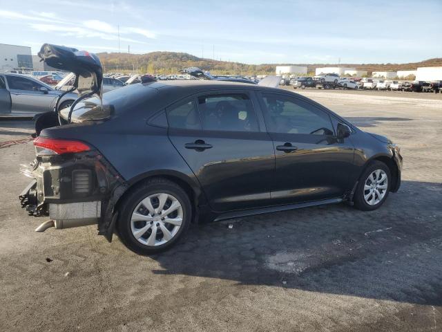 5YFEPMAE1NP354576 - 2022 TOYOTA COROLLA LE BLACK photo 3
