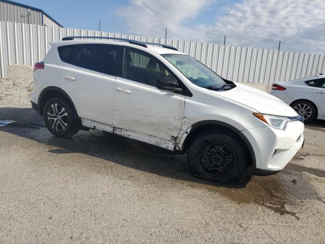 JTMZFREV4HJ704075 - 2017 TOYOTA RAV4 LE Ağ foto 4