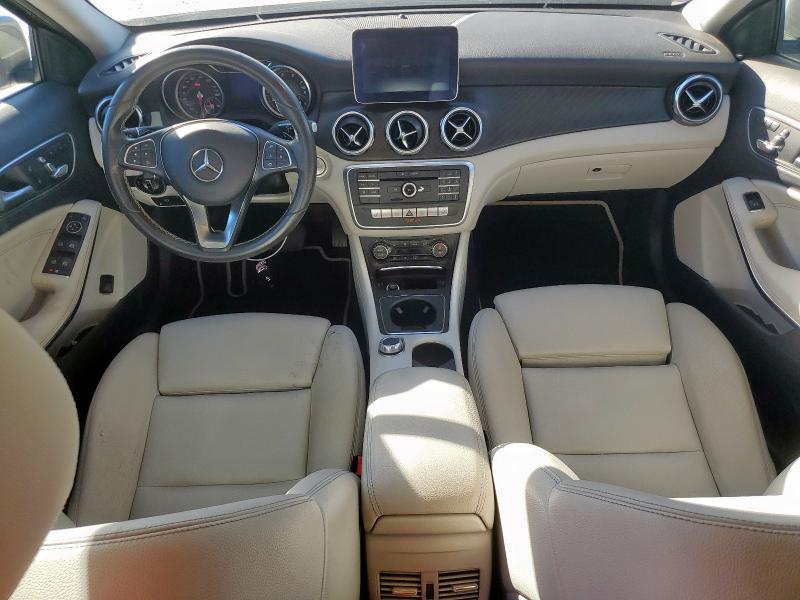 WDCTG4EB2JJ411321 - 2018 MERCEDES-BENZ GLA 250 灰色 照片 8