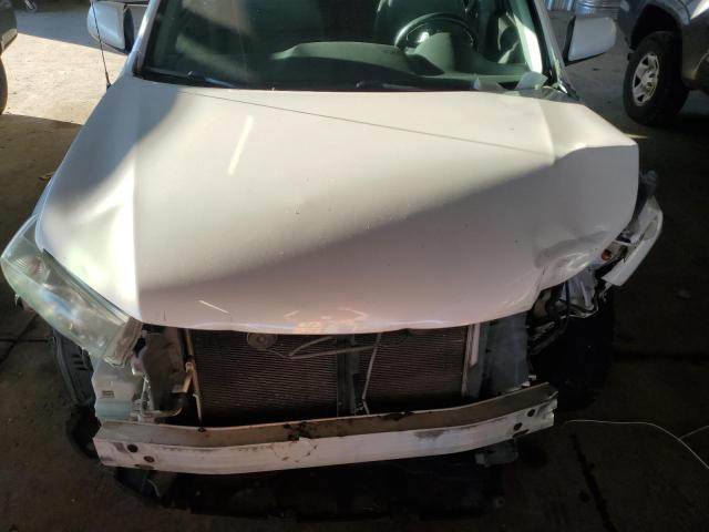 5TDZA3EH4CS029085 - 2012 TOYOTA HIGHLANDER BASE Білий фото 12