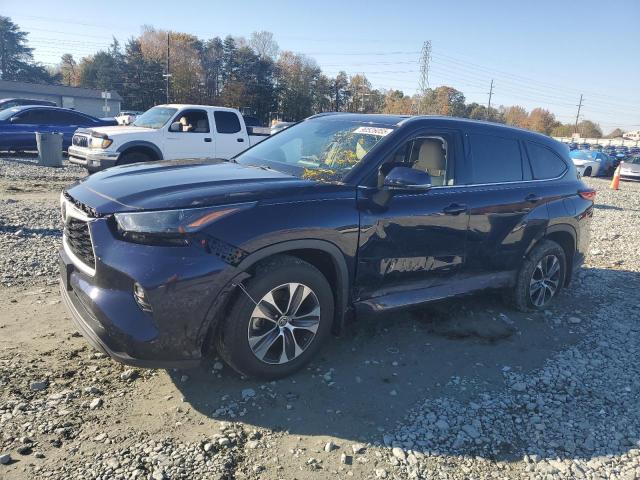 2022 TOYOTA HIGHLANDER XLE, 