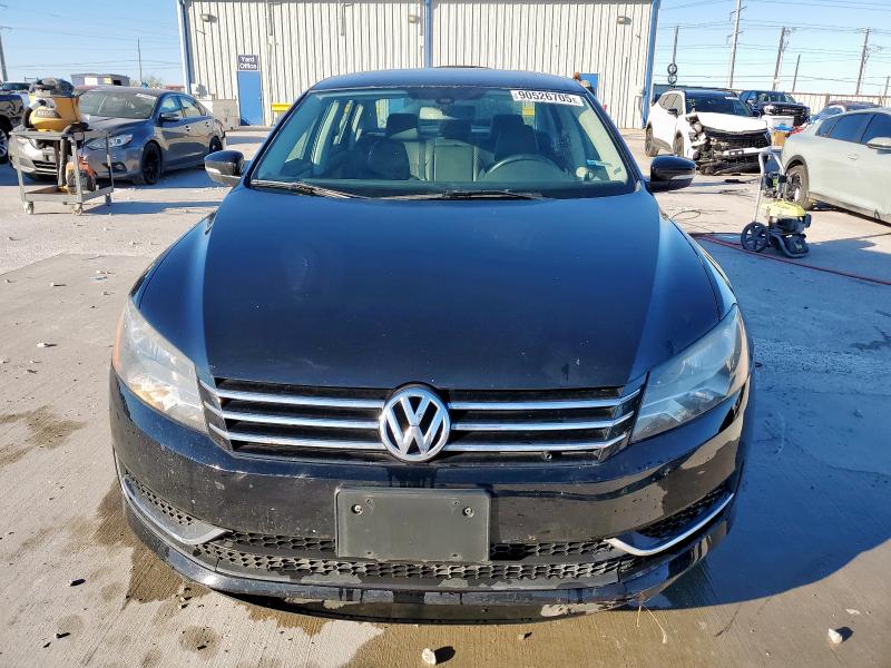 1VWBH7A37DC063925 - 2013 VOLKSWAGEN PASSAT SE Negro foto 5