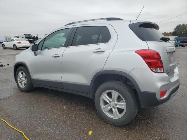 KL7CJPSB6JB689661 - 2018 CHEVROLET TRAX 1LT 银色 照片 2