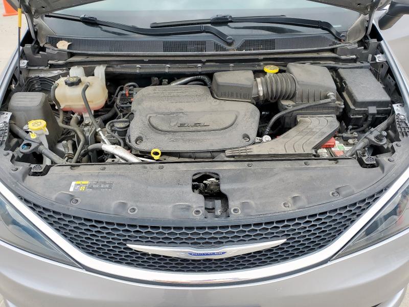 2C4RC1CG4LR113277 - 2020 CHRYSLER VOYAGER LX 银色 照片 12