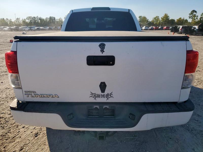 5TFRM5F16AX009111 - 2010 TOYOTA TUNDRA DOUBLE CAB SR5 WHITE photo 6