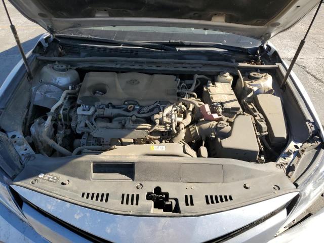 4T1B11HK4JU506812 - 2018 TOYOTA CAMRY L 银色 照片 11