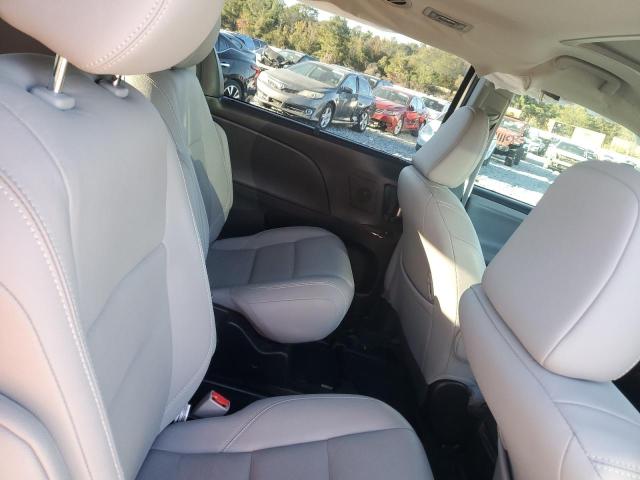 5TDDZ3DC7HS159006 - 2017 TOYOTA SIENNA XLE WHITE photo 11