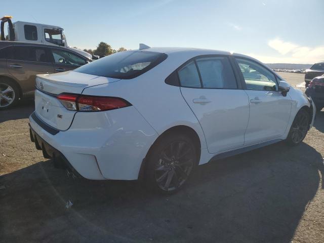 5YFS4MCE8SP244578 - 2025 TOYOTA COROLLA SE თეთრი ფოტო 3