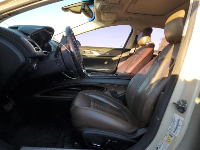 3LN6L2G97GR603079 - 2016 LINCOLN MKZ WHITE photo 7