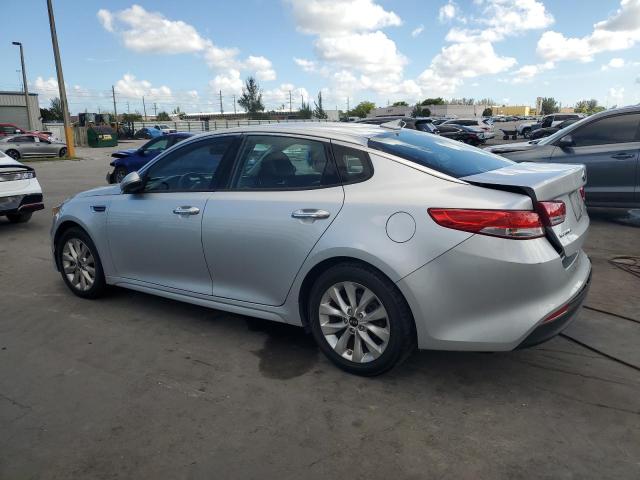 5XXGU4L31GG117529 - 2016 KIA OPTIMA EX Silber Foto 2