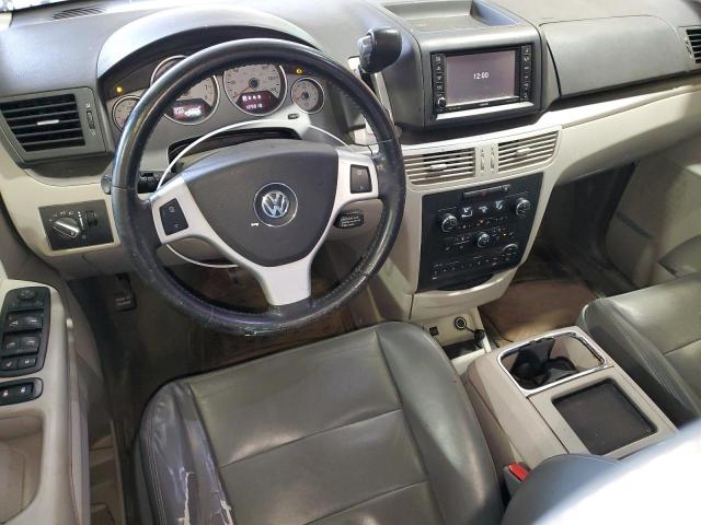 2V4RW6DX2AR424163 - 2010 VOLKSWAGEN ROUTAN SEL Blau Foto 8