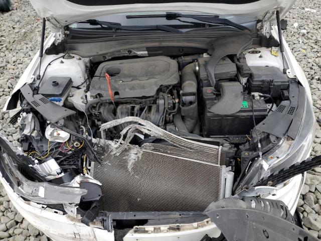 5XXGT4L37HG157053 - 2017 KIA OPTIMA LX WHITE photo 11