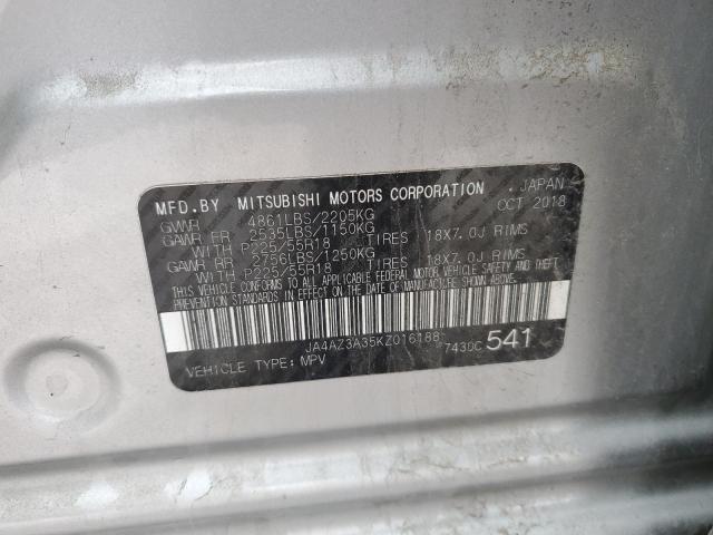 JA4AZ3A35KZ016188 - 2019 MITSUBISHI OUTLANDER SE SILVER photo 13