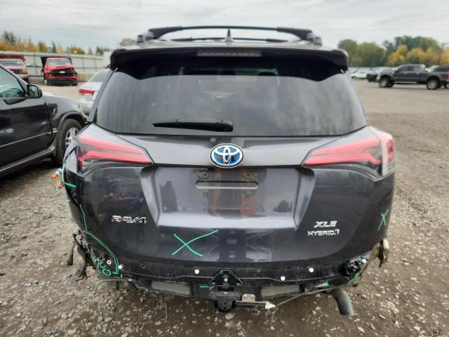 JTMRJREV8JD179380 - 2018 TOYOTA RAV4 HV LE ნაცრისფერი ფოტო 6