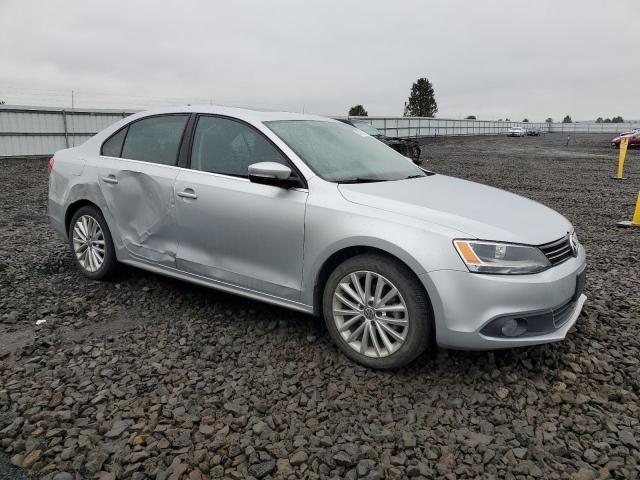 3VWLL7AJ2DM242096 - 2013 VOLKSWAGEN JETTA TDI 银色 照片 4