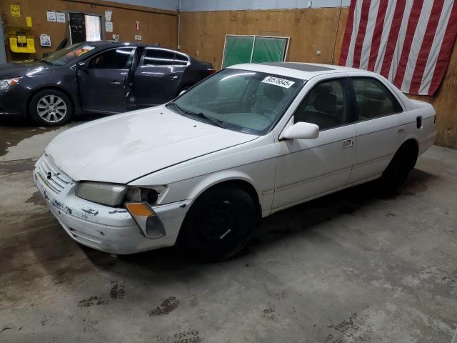 1997 TOYOTA CAMRY LE, 