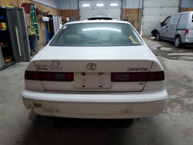 JT2BF22K8V0079239 - 1997 TOYOTA CAMRY LE WHITE photo 6