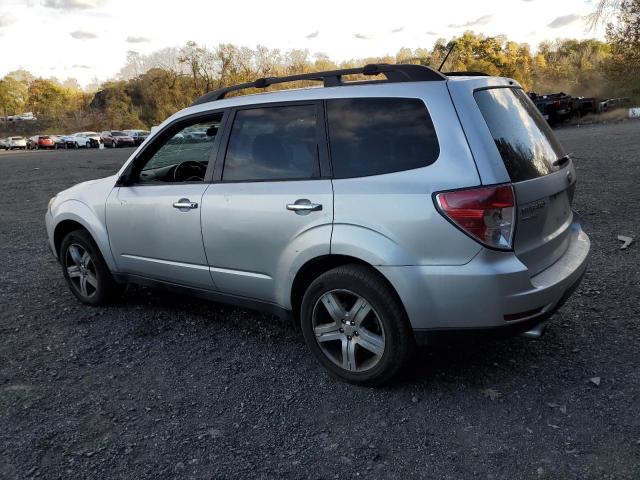 JF2SH6CC5AH910970 - 2010 SUBARU FORESTER 2.5X PREMIUM SILVER photo 2