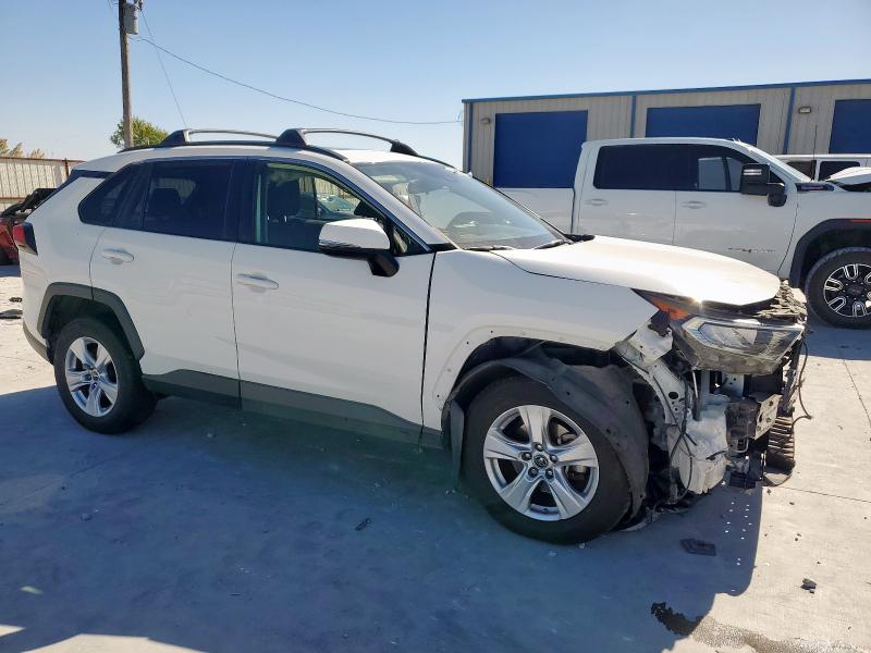 JTMP1RFV5KD031517 - 2019 TOYOTA RAV4 XLE თეთრი ფოტო 4
