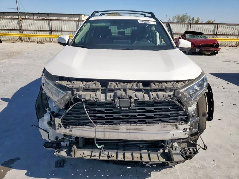 JTMP1RFV5KD031517 - 2019 TOYOTA RAV4 XLE თეთრი ფოტო 5