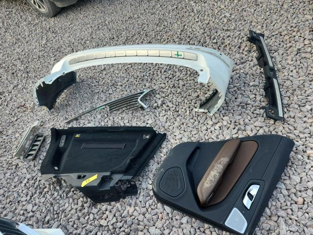 LYVA22RL7JB105727 - 2018 VOLVO XC60 T6 WHITE photo 12