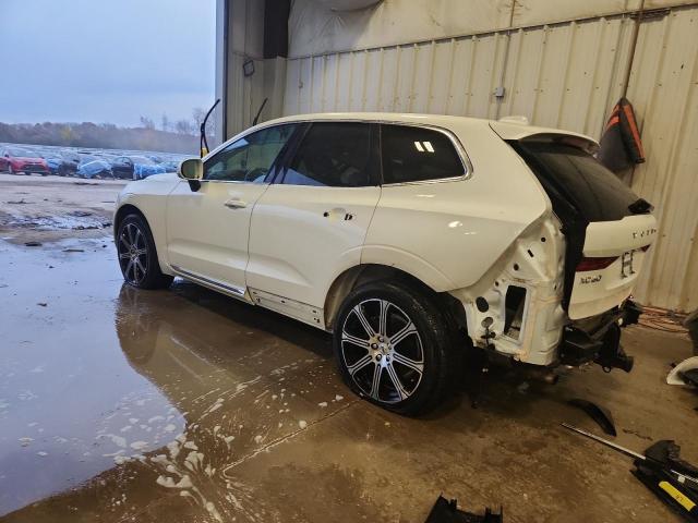 LYVA22RL7JB105727 - 2018 VOLVO XC60 T6 WHITE photo 2