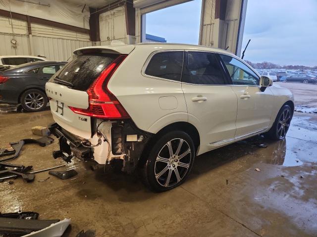 LYVA22RL7JB105727 - 2018 VOLVO XC60 T6 WHITE photo 3