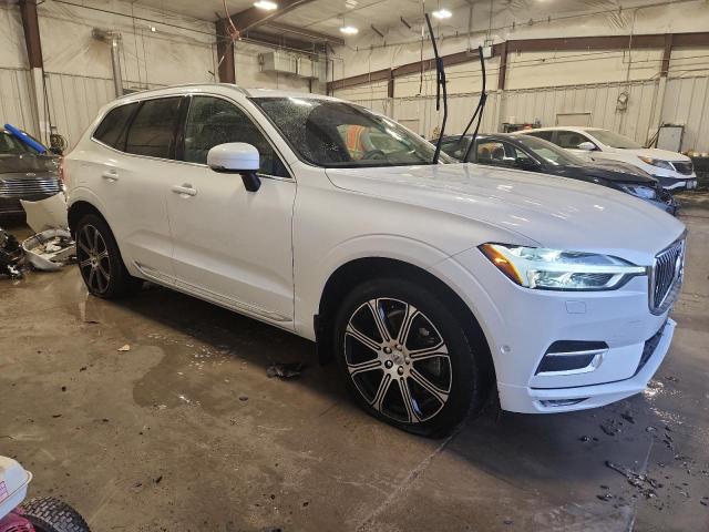 LYVA22RL7JB105727 - 2018 VOLVO XC60 T6 WHITE photo 4