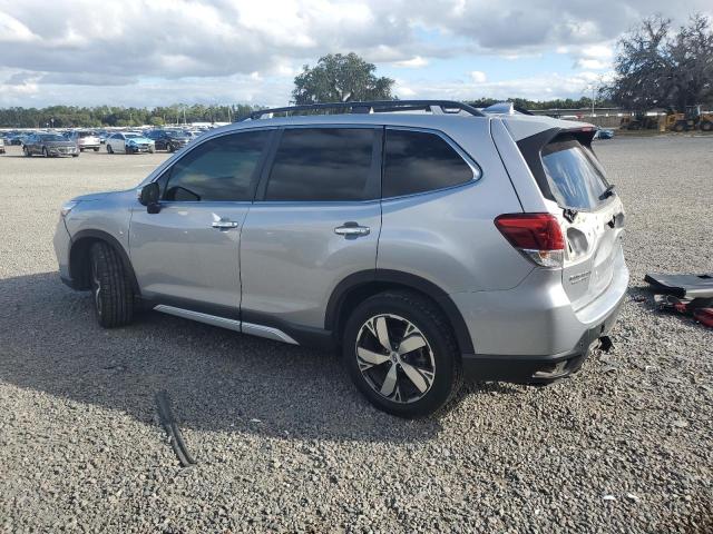 JF2SKAWC5KH405092 - 2019 SUBARU FORESTER TOURING SILVER photo 2