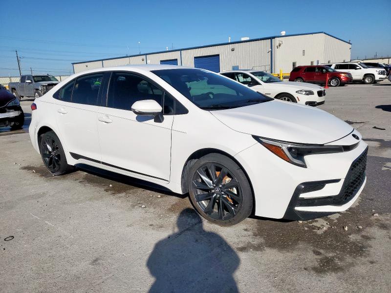 5YFS4MCE4RP175334 - 2024 TOYOTA COROLLA SE თეთრი ფოტო 4