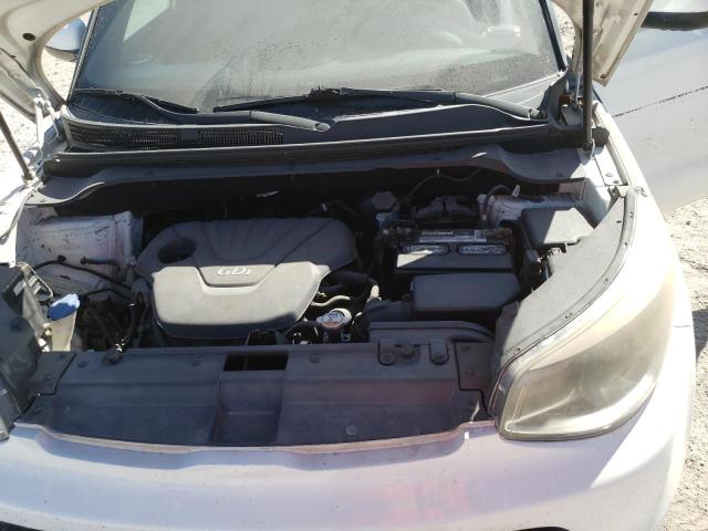 KNDJN2A25F7132849 - 2015 KIA SOUL WHITE photo 11