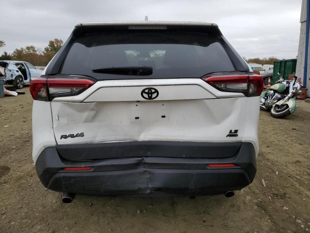 2T3G1RFV6NC268428 - 2022 TOYOTA RAV4 LE 白色 照片 6