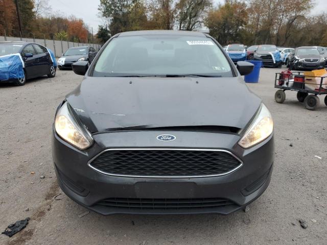 1FADP3FE7JL306930 - 2018 FORD FOCUS SE GRAY photo 5