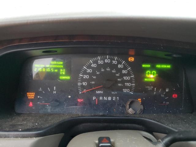 1LNHM82W2XY636529 - 1999 LINCOLN TOWN CAR SIGNATURE თეთრი ფოტო 9