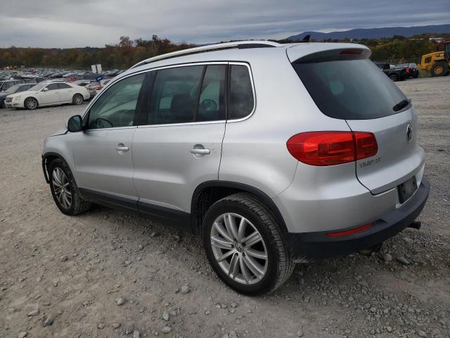WVGBV7AX6CW596260 - 2012 VOLKSWAGEN TIGUAN S Srebrny zdjęcie 2