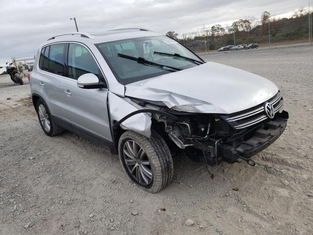 WVGBV7AX6CW596260 - 2012 VOLKSWAGEN TIGUAN S Srebrny zdjęcie 4