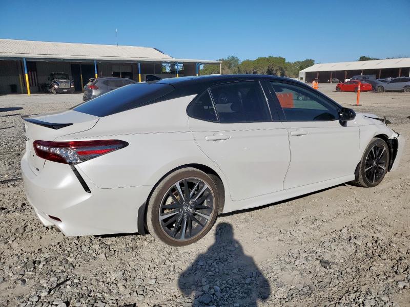 4T1BZ1HK4KU024139 - 2019 TOYOTA CAMRY XSE 白色 照片 3
