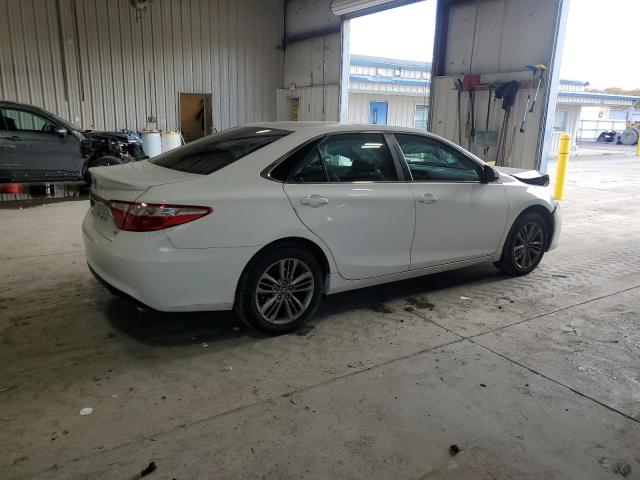 4T1BF1FK2HU728523 - 2017 TOYOTA CAMRY LE 白色 照片 3