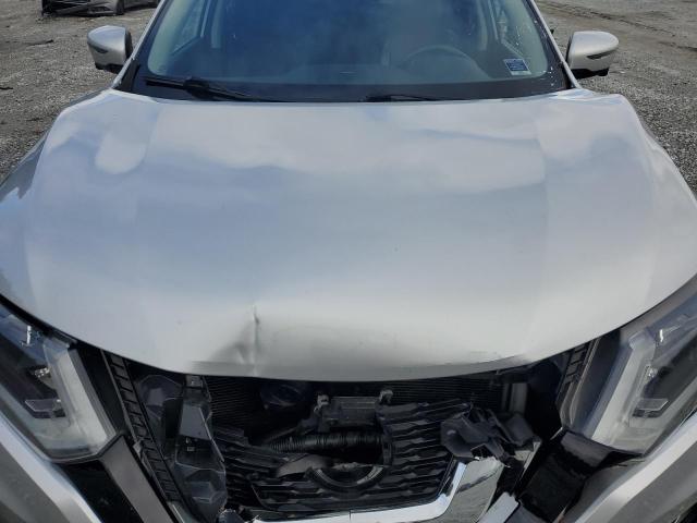 5N1AT2MT8JC798027 - 2018 NISSAN ROGUE S SILVER photo 11
